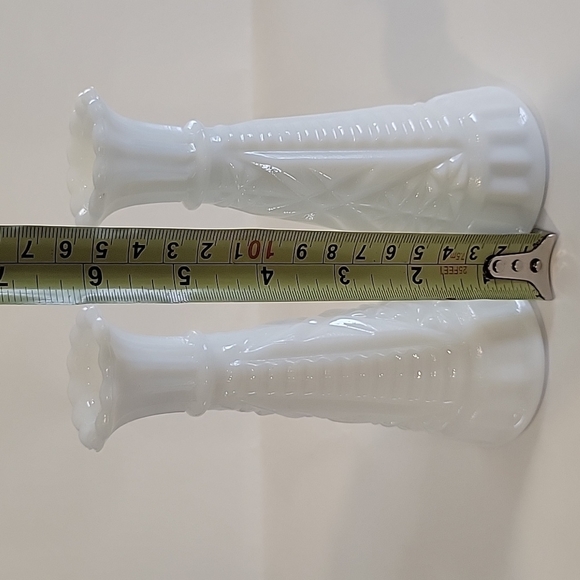 Vintage,  pair of Milk Glass Bud Vases, Stars and Bars design, Anchor Hocking - Picture 8 of 10